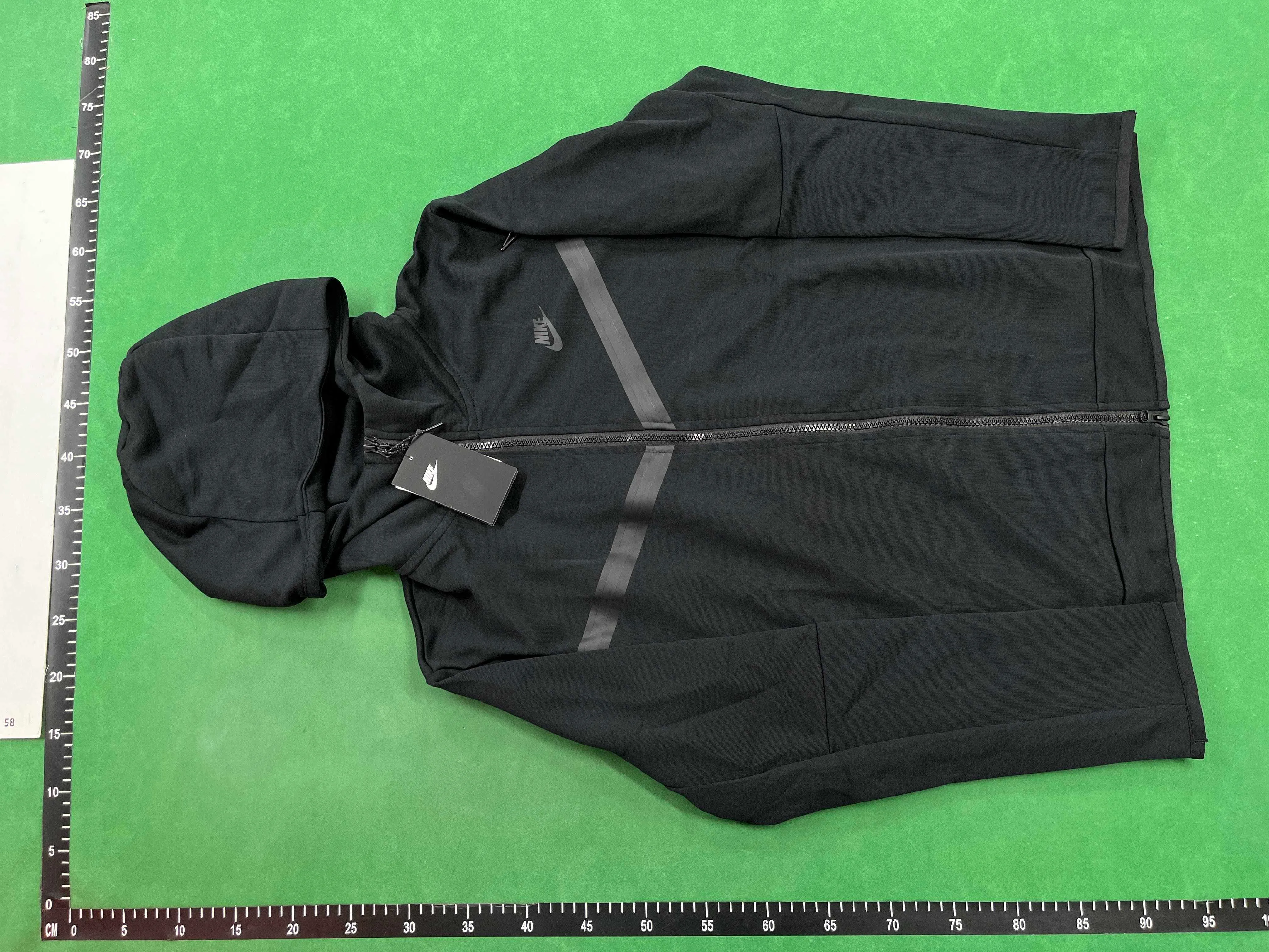NIKE TECH TOP! thumbnail 3
