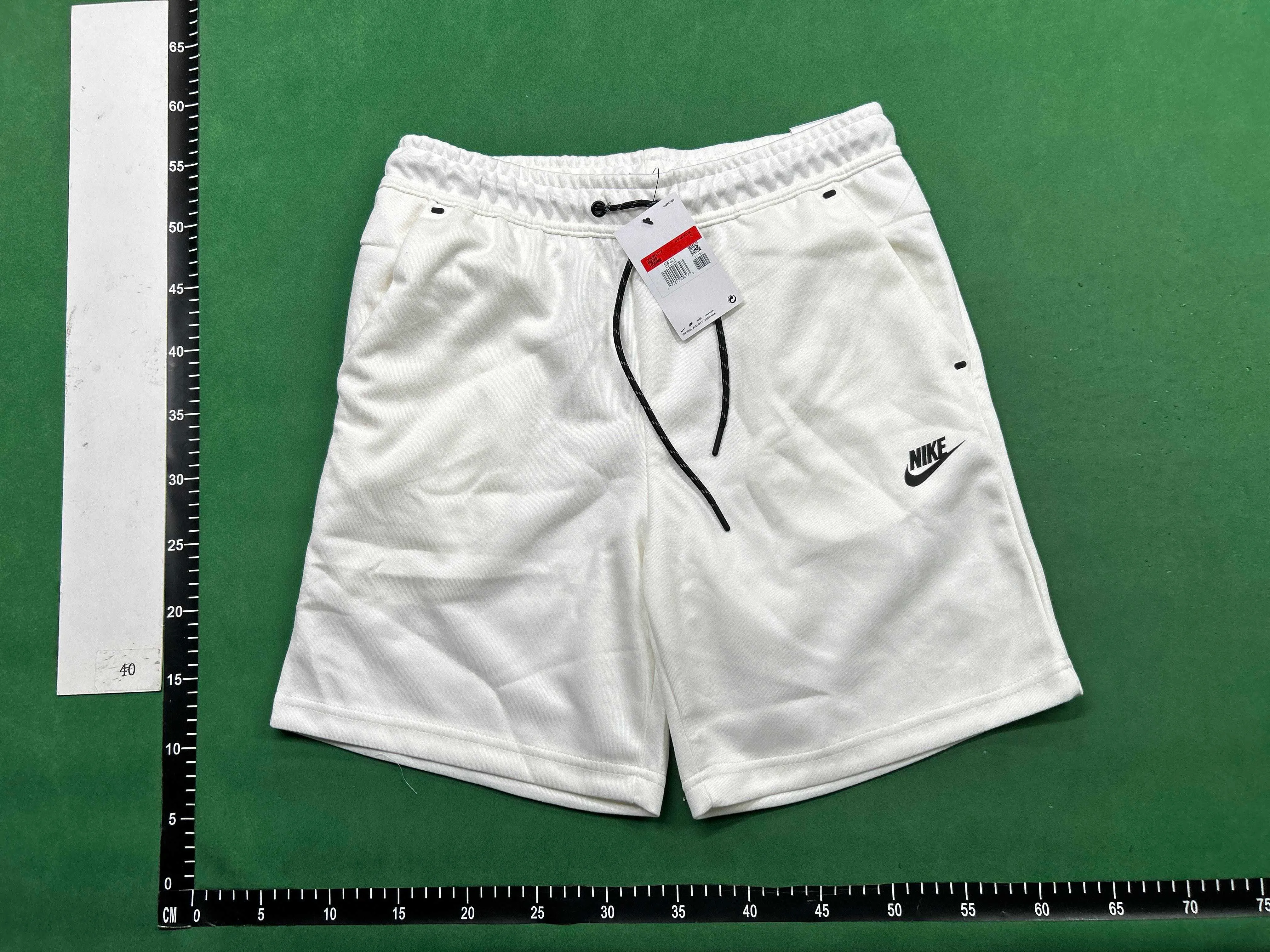 NIKE TECH ŠORC thumbnail 5